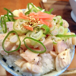 自家製麺 ラーメン創房 忠虎 - 鶏皮丼