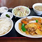 中華料理 秀林 - 牛肉とオイスター炒め