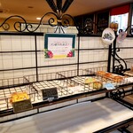 茜パン工房　カフェスカーレット - パン売り場。