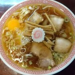 中華そば えもと - 月見中華そばに手打ち麺