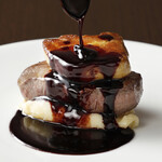 ラトリエ - 牛フィレ肉とフォアグラのロッシーニ仕立て