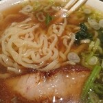 楓家 - ハーフラーメンの麺アップ！