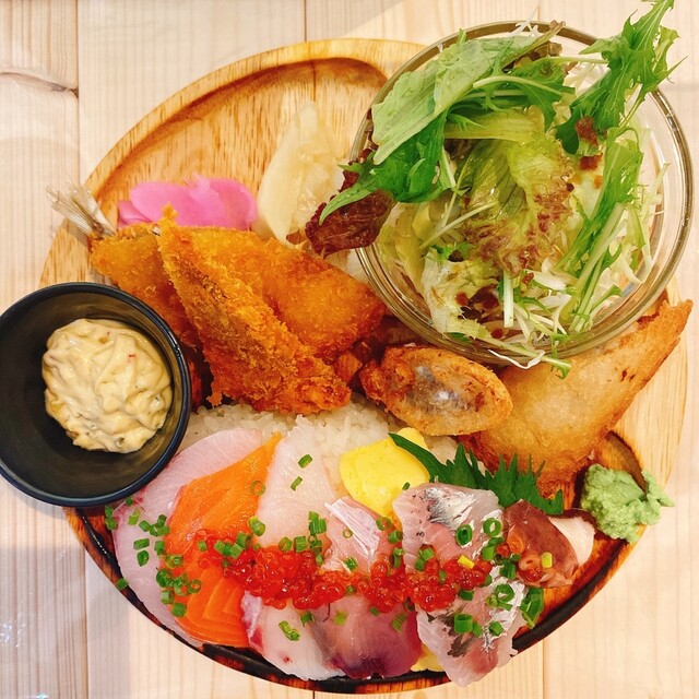 海鮮丼＆居酒屋 さかな屋のご予約 - 平和公園/海鮮 | 食べログ