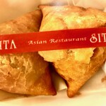 SITA - 奪い合いになる巨大サモサ