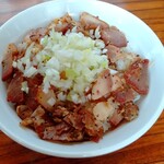 きく屋 - チャーシューごはんには葱が・・・此で150円‼️