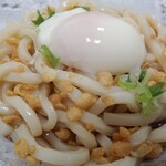 Minisutoppu - 半熟玉子の冷しぶっかけうどん321円(税込:以下同)390kcal