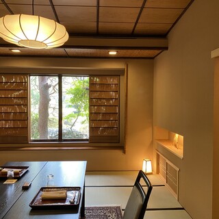 柊乃間　1〜3名
                                          一階に改装された和モダンな御部屋
                                          
                                          