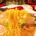 豚まるラーメン - 豚まるラーメン麺リフト