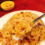 豚まるラーメン - 焼き飯リフト