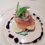 ファンベック・ナオト - 帆立貝と天然エビのサラダ　アップ