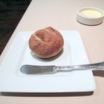 ファンベック・ナオト - 自家製全粒粉のパン（天然酵母）