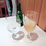 ファンベック・ナオト - ドリンク　ペリエ　ジンジャーエール