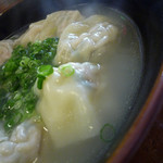 上海わんたん・食彩厨房 - 海老わんたん　ズームアップ