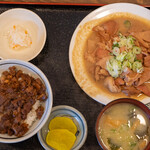 かつ美食堂 - 2021.8 肉めし定食 ホルモン大（2,110円）