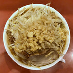 ラーメン 男塾！！ - 塾長ラーメン 豚骨醤油 野菜マシマシ 背脂マシマシ ニンニク入り  上から