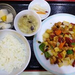 Shisen Ryouri Tenfu - 鶏肉の辛炒め定食