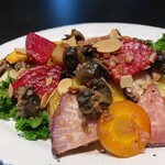 GRINHOUSE Daily dining - エスカルゴと三浦野菜のホットサラダ