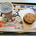 McDonald's - マックグリドルソーセージ(150円)、アイスコーヒー(100円)