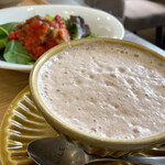 カフェカモット - すんごい泡だけど､底にはたっぷり黒豆パウダーが沈んでいるので､よくかき混ぜてねー