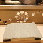 寿司栄 - テーブルセッティング