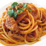 ドン マンジョーネ ディ ナポリ - 牛肉コトコト煮込みのトマトソーススパゲティ