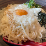 しょうね家 - 山かけぶっかけうどん
            細麺