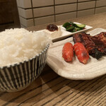 串焼家　まる房ず - 炊きたてのご飯がこんもり