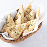 ガーリックナン    Garlic Naan