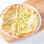 ガーリックチーズナン    Garlic  Cheese Naan
