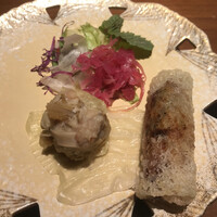 南風楼 - ランチ南風楼セット２６６０円。フカヒレ焼売、海鮮春巻き。海鮮感は今ひとつでしたが、サクサクのライスペーパーが心地よく、とても美味しかったです（╹◡╹）。焼売は安定した美味しさです（╹◡╹）