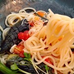 千歳饂飩 - 揚げ茄子とトマト 細麺