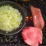 炭火焼肉 燈花 - 上たん塩はマスト！