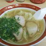 天広軒ラーメン - 白濁していない豚骨スープ