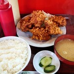 盛岡食堂 - 唐揚定食800円 このボリュームそしてデフォでついてるケチャップとマヨネーズの存在感!!