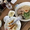 いっぷくラーメン - 得々ランチ (平日限定) (800円) ラーメン、ギョーザ4個、サラダ、ライス、漬物付き