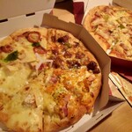 Pizza Hut - ラバーズ4とデラックス(それぞれM, 3132円)