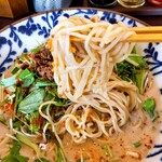 麺屋 愛心 - 冷やし担々麺　麺リフト