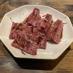 松阪牛 寿ゞきん - 奥 ササミ 手前イチボ