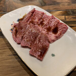 松阪牛 寿ゞきん - 奥 カイノミ 手前 リブマキ