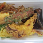 丸亀製麺 - 人気の天ぷら4種と定番おかずのうどん弁当