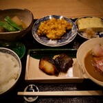 茜坂大沼 - ランチ全貌