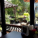 Kafe Jusen - 座った場所からの外の眺め