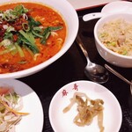 四川料理 麻哥 - タンタン麺定食880円（税込）