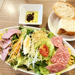 Brasserie MORI - 日替わりサラダランチ(ローストビーフ＆サラミ)