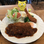 クニッテル - 料理写真:とんかつ定食　830円(税込)