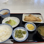 魚市場食堂 - 煮魚定食　600円
