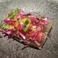 焼肉 思食 - 夏野菜とヒレとリブロースのユッケ コンソメに包まれて