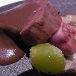 本日のメイン　鹿のレバーと腎臓とフィレ　舞茸とジロール茸　野菜と色々な鹿の内臓のソース