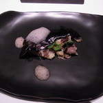 フロリレージュ - もう一つの本日のメイン　焼き茄子と鹿のレバー　レバーの泡と共に　焦がした茄子の皮の香ばしさで