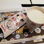 マクドナルド - ドリンク写真:マックシェイクS 120円、ホットアップルパイ 100円